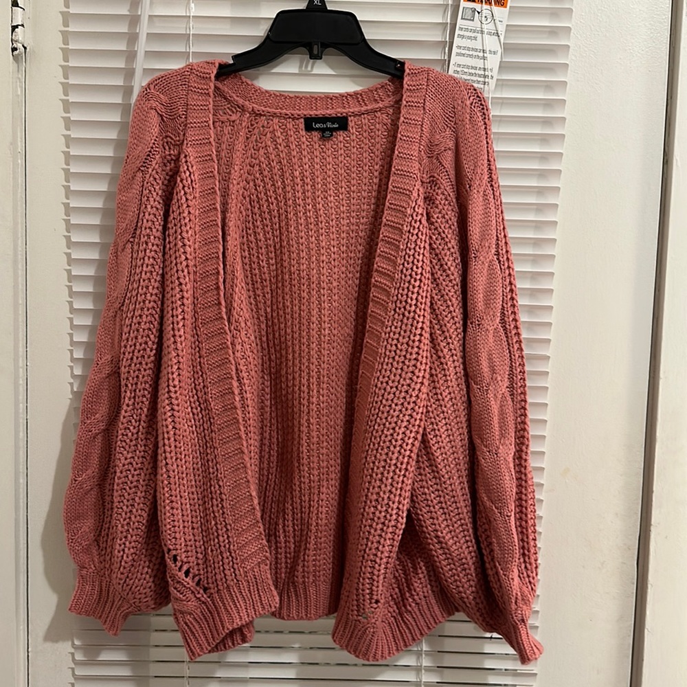 lea & viola pink knit cardigan!